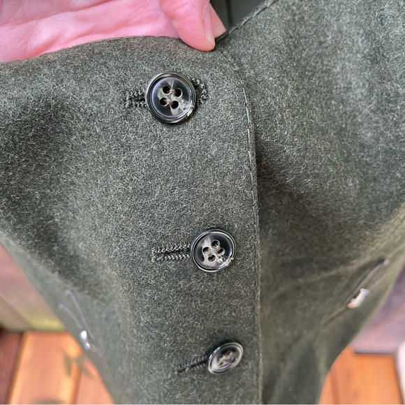 Wool Blend Women’s Green Gemstone Button Vest German Sz 46/ US See Measurements - Picture 5 of 13